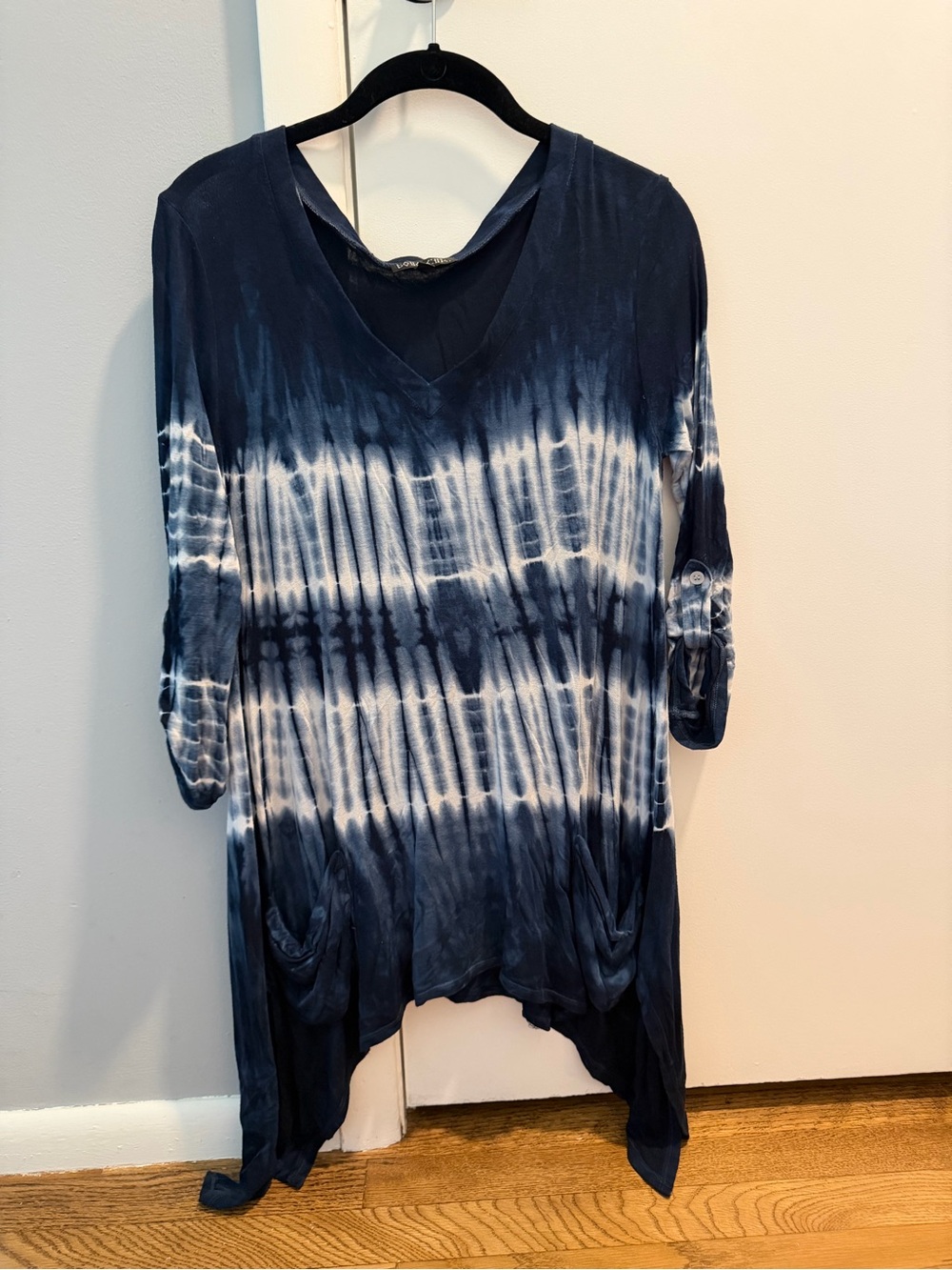 V-Neck Long Sleeve Tunic Top